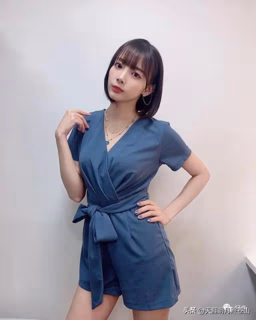 她有著深藏不露的傲人好身材