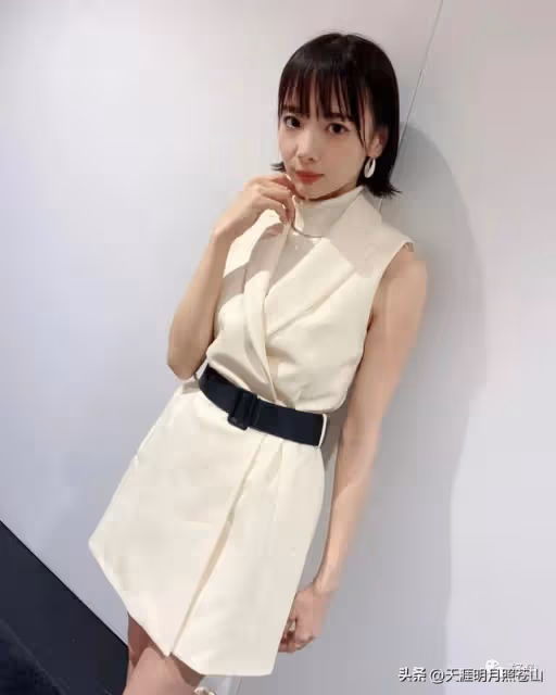 她有著深藏不露的傲人好身材