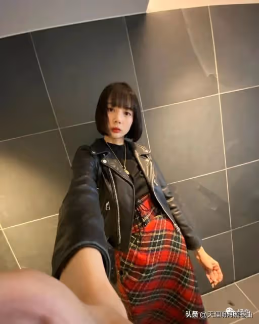 她有著深藏不露的傲人好身材