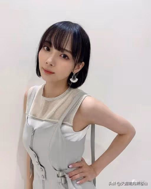 她有著深藏不露的傲人好身材