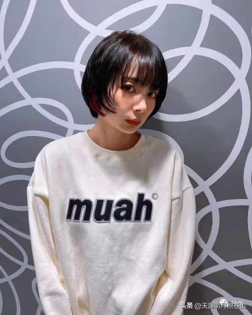 她有著深藏不露的傲人好身材