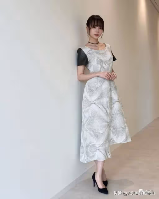 她有著深藏不露的傲人好身材