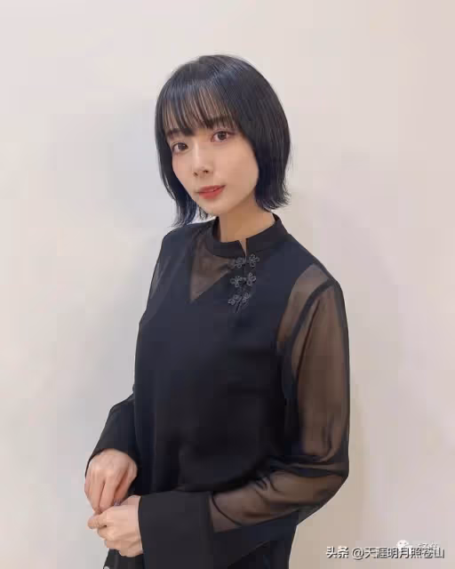 她有著深藏不露的傲人好身材