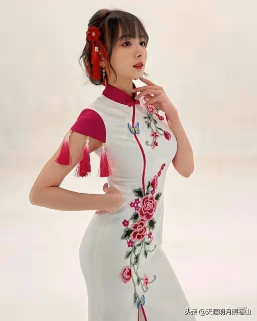 她有著深藏不露的傲人好身材