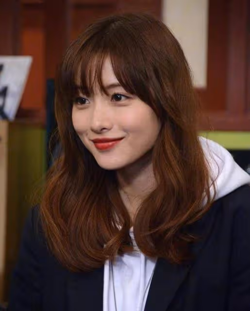 石原里美回應突然官宣結婚,和老公不是因為愛,原因讓人無法接受