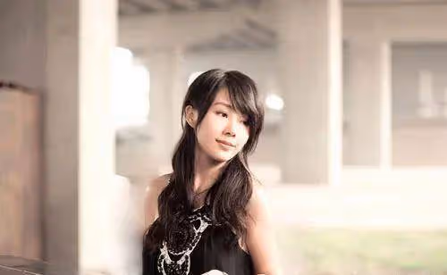 知名女歌手揭露老公不忠誠，第三者是名校碩士，年紀小到能當女兒