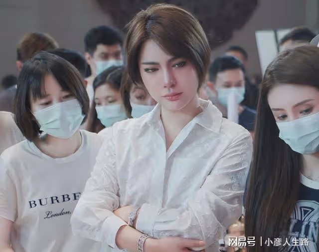 辛巴徒弟時大漂亮，因失戀宣布停播，網友：是「他」還是「她」？