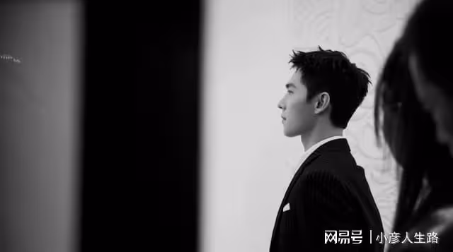 CP粉售後來襲,「吳露可逃」共同出席活動,兩人同框笑得好甜!