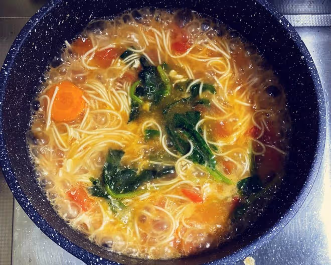 祖傳西紅柿雞蛋掛麵湯