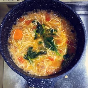祖傳西紅柿雞蛋掛麵湯