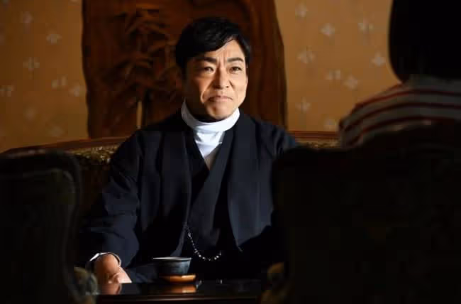 香川照之被曝猥褻女性 當眾將手伸進女方衣服