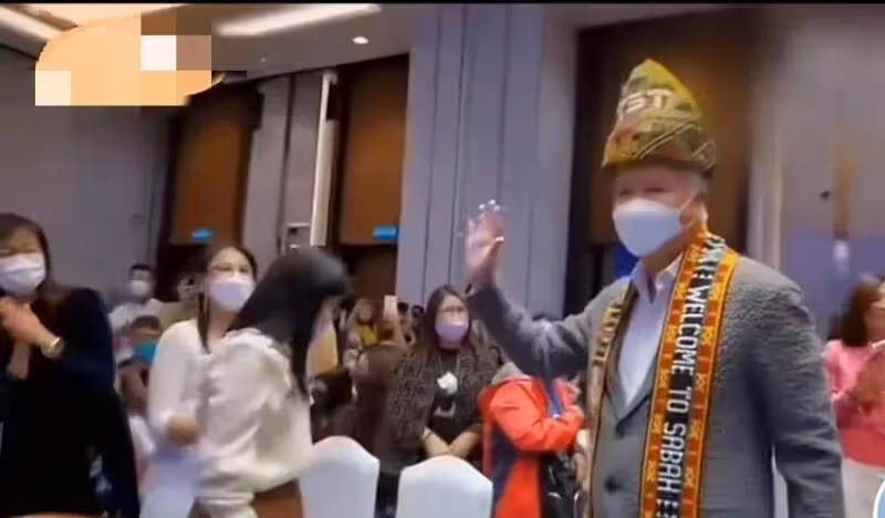 張庭和他的妻子被鮮血復活,將公司搬到了馬來西亞,他們揚言要帶大家一年賺13
