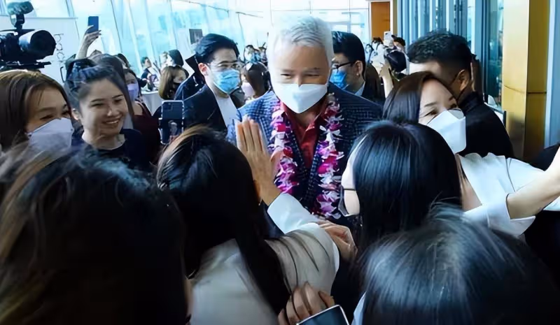 張庭和他的妻子被鮮血復活,將公司搬到了馬來西亞,他們揚言要帶大家一年賺13