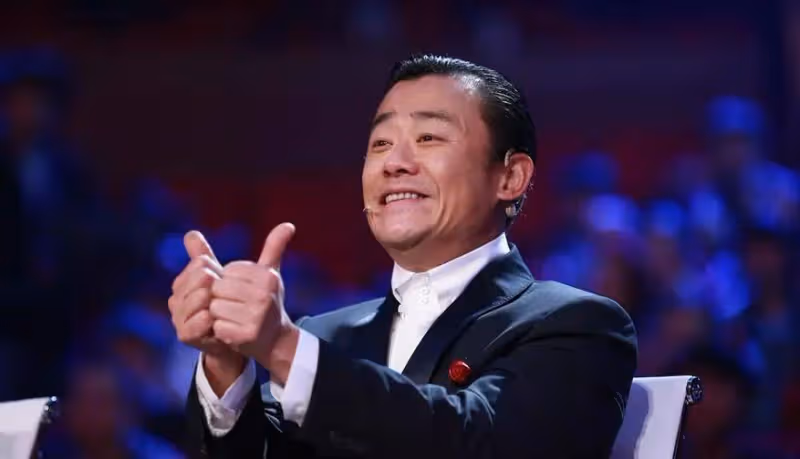 周立波：口才好，紅了，違法了，丟了事業，今日，他與曾志偉現身豪門婚宴