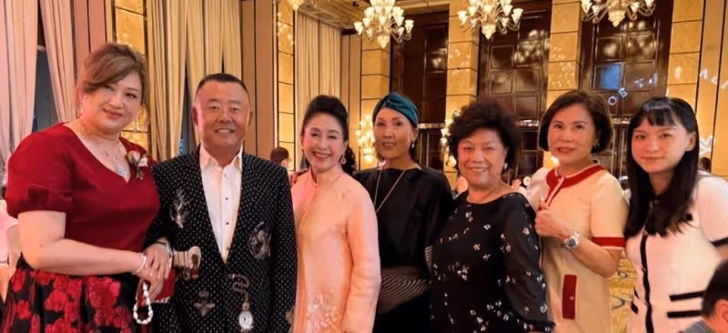 周立波：口才好，紅了，違法了，丟了事業，今日，他與曾志偉現身豪門婚宴