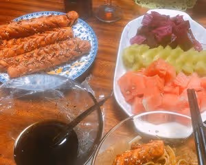 無敵美味路邊炸香腸，😆還是垃圾油炸食品最好吃！