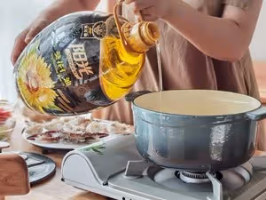 鮮掉眉毛的梭子蟹年糕湯