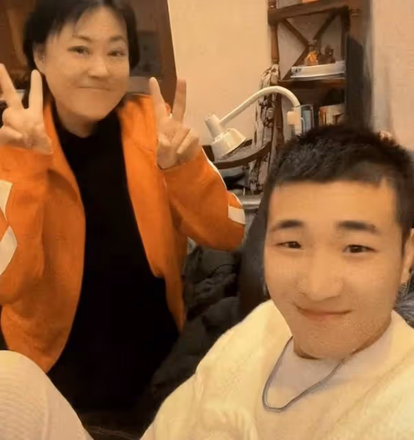 李菁菁夫婦近況曝光，被網友質疑感情出現危機，夫妻倆現異地生活