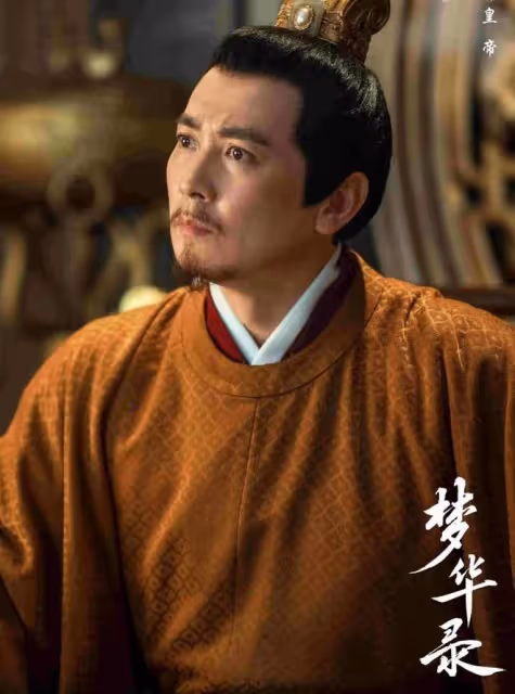 保劍鋒街頭偶遇李智楠，聚餐低頭大口嗦小龍蝦，和粉絲拼桌沒架子