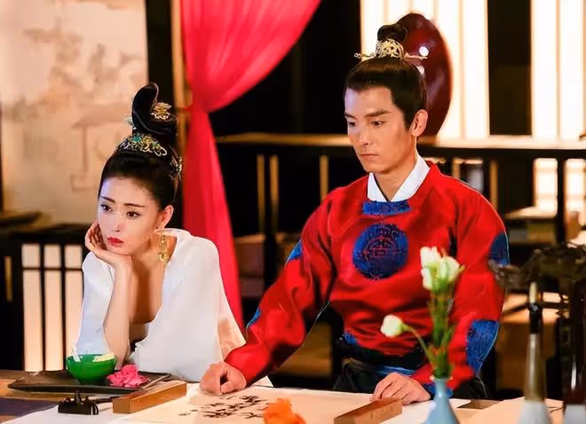 古力娜扎的「混亂情史」，和她背後的5個富二代男友