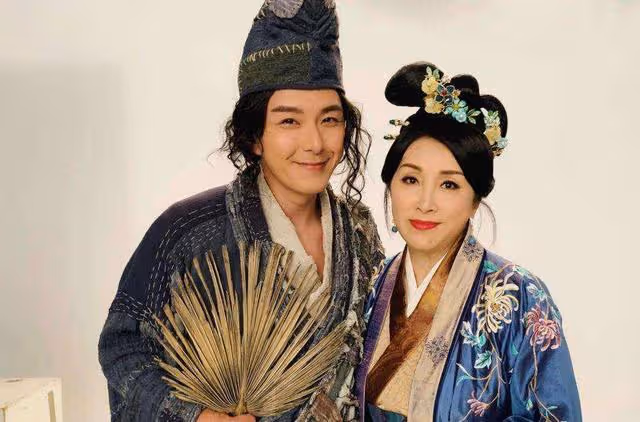 TVB前當家花旦罕見直播！被指撞臉鄭裕玲，本人稱都是濾鏡惹的禍