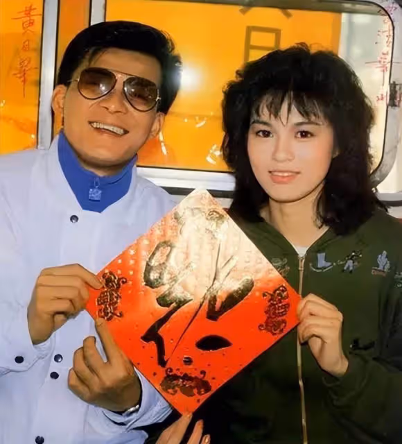 愛妻去世2年，62歲資深男星葬禮上哭到昏厥，發誓永不再娶，如今被問是否會一直單身，回答令人意外