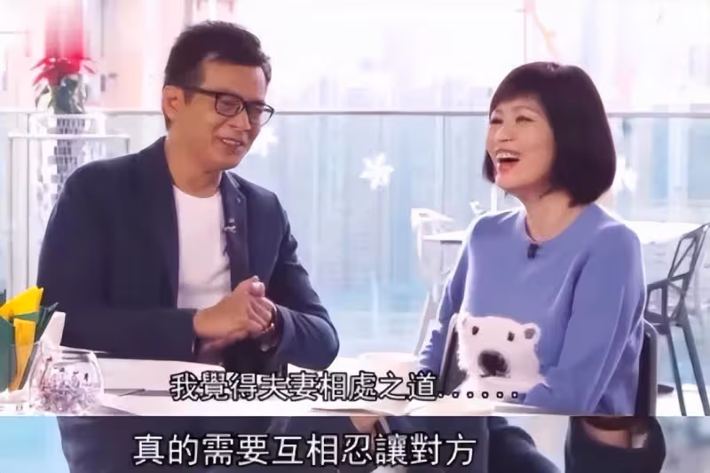 愛妻去世2年,62歲資深男星葬禮上哭到昏厥,發誓永不再娶,如今被問是否會一直單身,回答令人意外