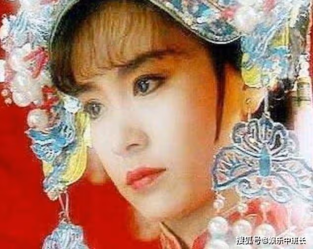 她本是御用的瓊女郎，後來變成太后專業戶，天生的美人坯子