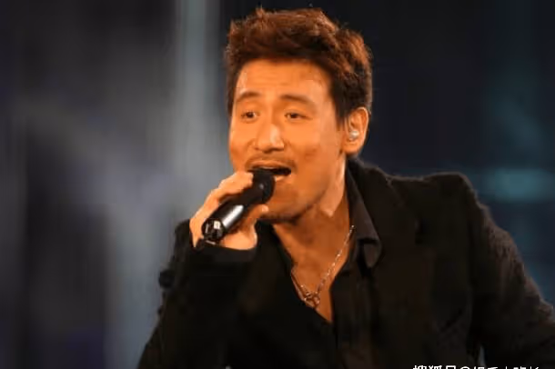 張學友最牛粉絲，本是追張學友的，竟把自己追成了一代歌王