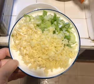 六月黃：螃蟹炒年糕