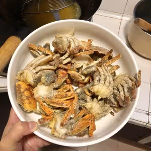 六月黃：螃蟹炒年糕