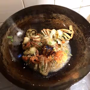 六月黃：螃蟹炒年糕
