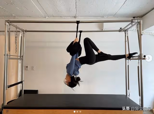 Jennie只穿內衣身材火辣,私下飲食健身管理超自律