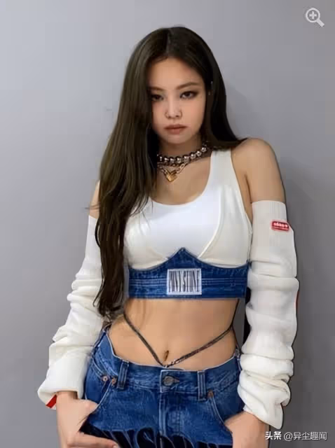 Jennie只穿內衣身材火辣,私下飲食健身管理超自律