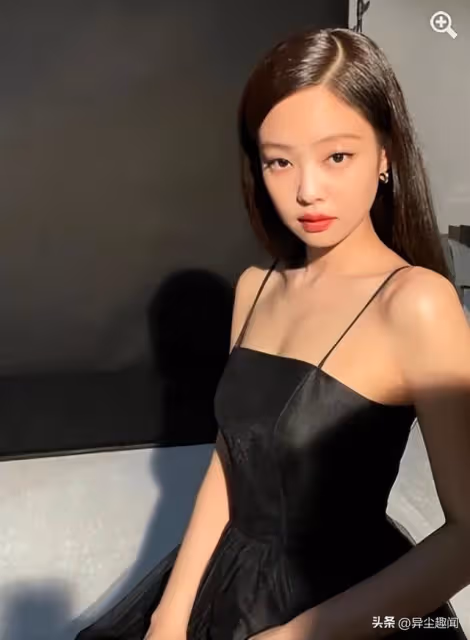 Jennie只穿內衣身材火辣,私下飲食健身管理超自律