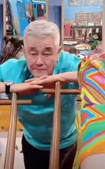 趙本山身體引擔憂！面色難看陪女兒直播