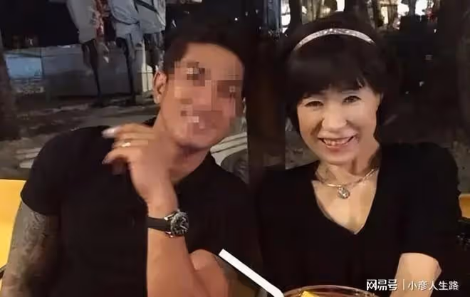62歲阿姨花800萬整容,交120位男友詐騙27億,逃亡不忘包養小鮮肉