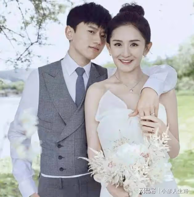 張傑謝娜一家逛街，女兒小咘芽可愛十足，網友祝福不斷！