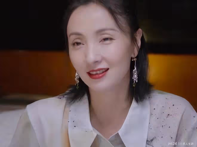 小陶虹稱和徐崢經濟AA制,拒絕對方給生活費!但出去吃必須男人付