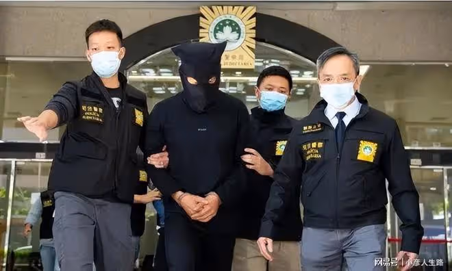 曝洗米華正式認罪!洗米嫂開啟新生與閨蜜出海,坐遊艇合照狀態佳