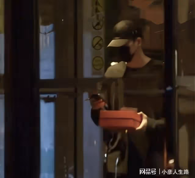 徐開騁被曝腳踏兩隻船，同時交往娜扎張天愛，經紀人發聲遠離渣男