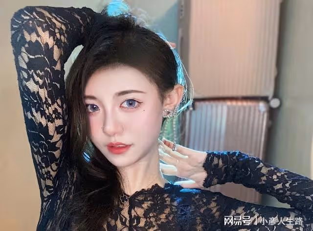 走好!24歲美女網紅去世,經常胃痛卻不去醫院,去世原因被謠傳