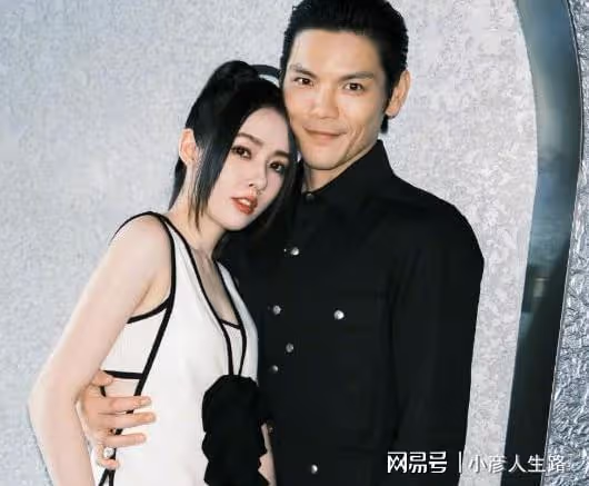向太曝郭碧婷向佐感情狀態,髮長文稱做人別太聰明,被指暗示兒媳