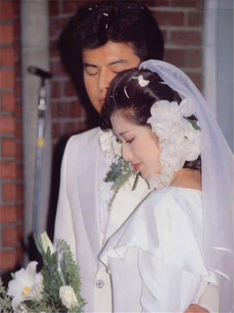 山口百惠年輕時青春靚麗,一生只愛一個人,卻收穫滿滿愛情