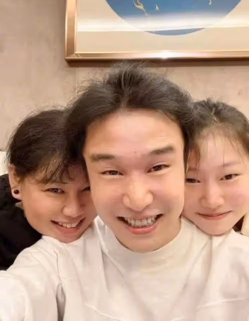 小瀋陽女兒長開了,近照好看認不出,舉手投足滿滿韓星范