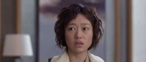 《玫瑰之戰》唐小櫻因真正的葉勤勤出現而秒變慫，她值得同情嗎？