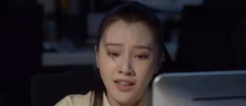《玫瑰之戰》唐小櫻因真正的葉勤勤出現而秒變慫，她值得同情嗎？