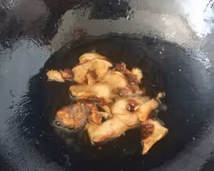 豬骨頭燴酸菜(內蒙古巴彥淖爾特色菜)
