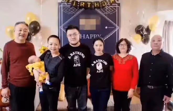 宋丹丹62歲生日大咖雲集！巴圖與富豪繼父罕同框，笑容燦爛心情好