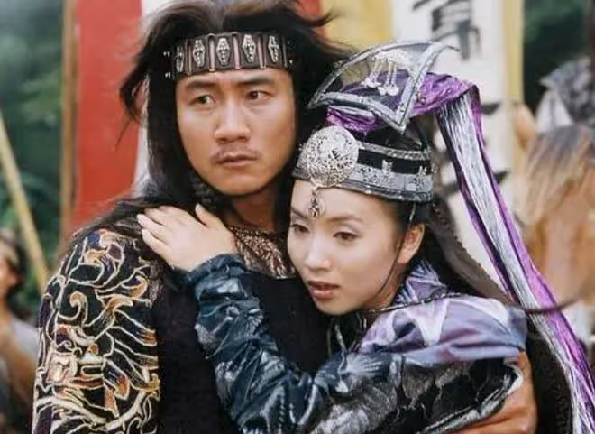 宋丹丹62歲生日大咖雲集！巴圖與富豪繼父罕同框，笑容燦爛心情好